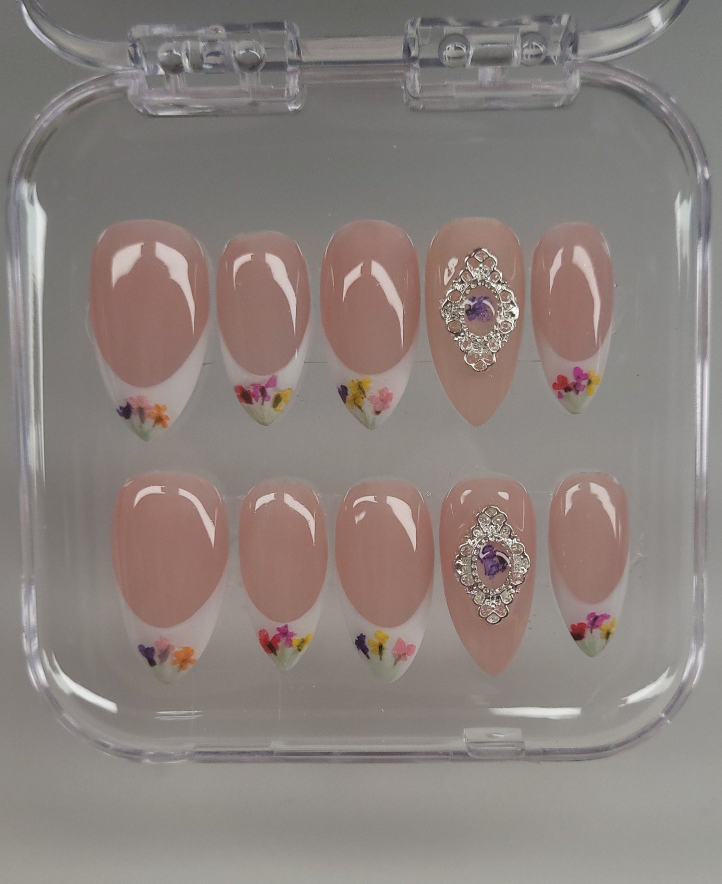 Simple Floral Spring Nails